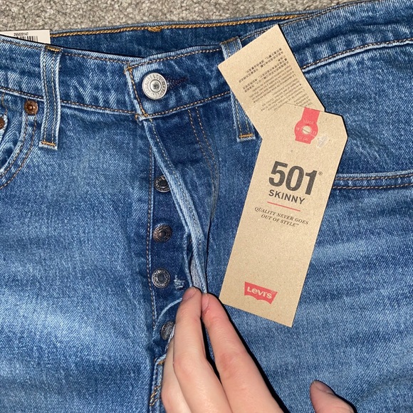 Levi’s 501 Skinny Jeans - Picture 4 of 5